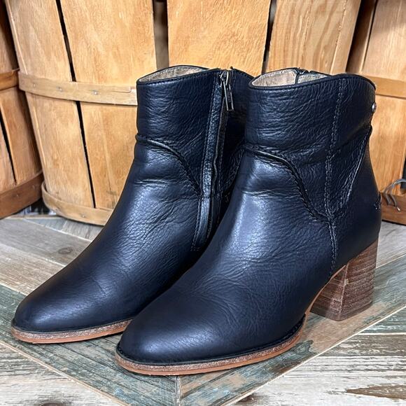 UGG Annie Black Full Grain Leather 1095061 Zip-Up Ankle Boots Womens Size 6.5 - Picture 3 of 12